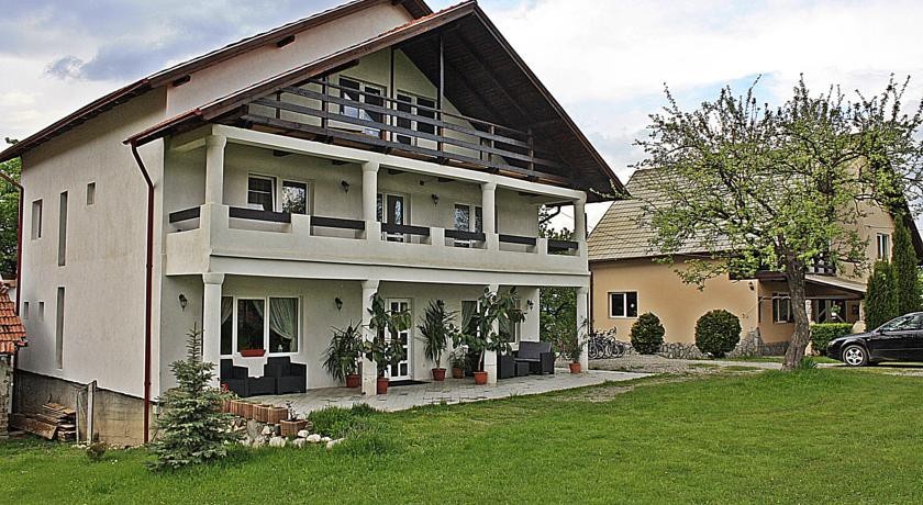 Casa CenЕЈiu 