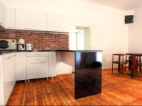 Schiller Square Apartments 