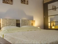 Best Location & Charming Interior 