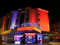 Plaza V Executive Hotel 