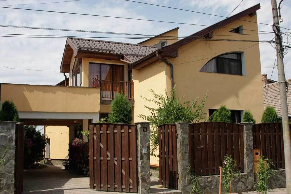 Bauer Apartment 