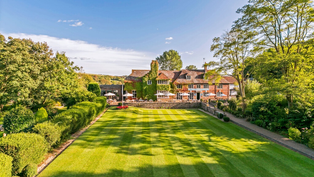 Deans Place Hotel 