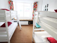 Seadragon Backpackers