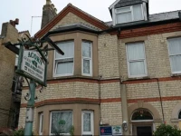 Acorn Guest House B&B 