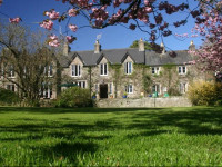 Parc-Le-Breos House