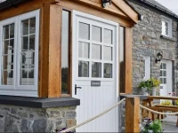 Golygfar Mynydd - Mountain View 