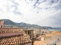 La Finestra Sotto La Rocca 