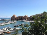 Incantevole Scalinata sul Mare 