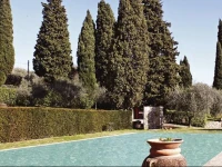 Two-Bedroom Apartment S. Gennaro -LU- with a Fireplace 02 