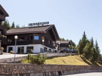 Alexander Charme Hotel 