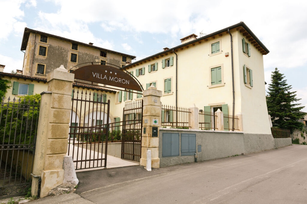 Hotel Villa Moron 3*
