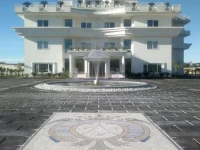 Hotel The Queen 