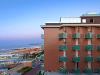 Little Hotel 3*