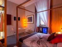 Frame Vatican Inn 