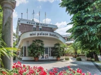 Mini Palace Hotel 