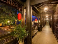 Lijiang Ten Courtyard Inn 