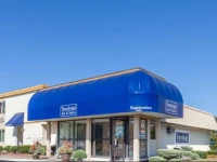 Travelodge Inn & Suites Albany Airport 