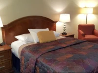 Lakeshore Inn & Suites 3*