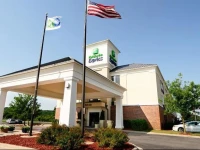 Holiday Inn Express - Delafield 