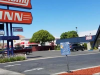 Economy Inn Fresno 