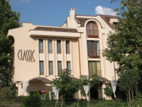 Classic Boutique Hotel and Restaurant (РљР»Р°СЃСЃРёРє Р‘СѓС‚РёРє РћС‚РµР»СЊ СЌРЅРґ Р РµСЃС‚РѕСЂР°РЅ)