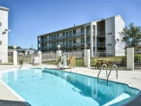 Motel 6 Topeka West 