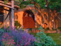 Old Taos Guesthouse B&B 