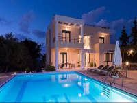 Aris Villa