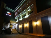 Hill House 3*