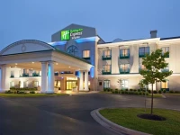 Holiday Inn Express Airport Moncton Dieppe 3*