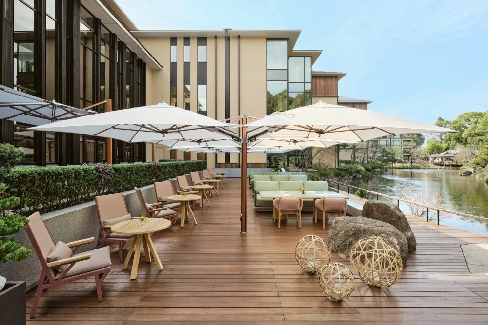 От сезонных деликатесов до пивного сада — лето в самом разгаре в Four Seasons Hotel Kyoto