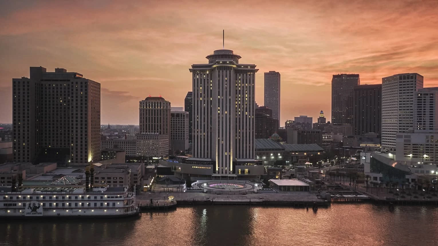 Four Seasons Hotel and Private Residences New Orleans назначает Уильяма Панаретоса управляющим отелем
