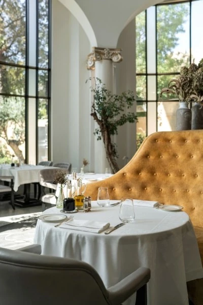 Four Seasons Hotel Baku сохраняет уникальный статус единственного пятизвёздочного отеля Азербайджана по версии Forbes Travel Guide в 2026 году