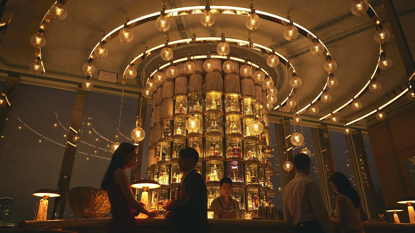 Лето в гавани с Four Seasons Hotel Hong Kong