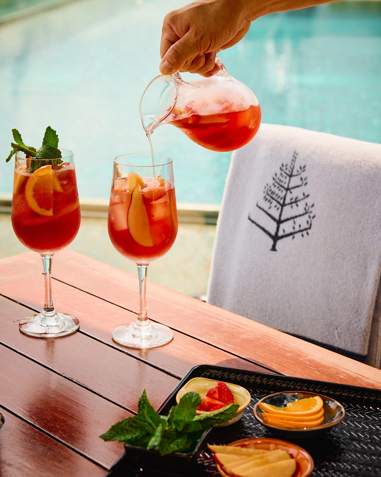 Лето в гавани с Four Seasons Hotel Hong Kong