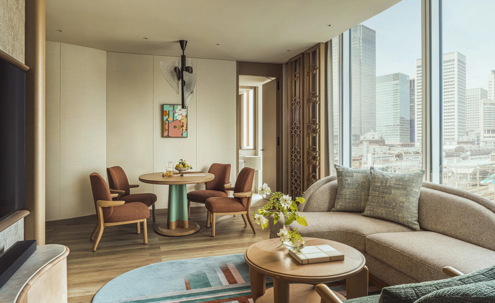 Отель Four Seasons Tokyo at Marunouchi вновь открывается с обновлённой концепцией персонализированного бутик-гостеприимства