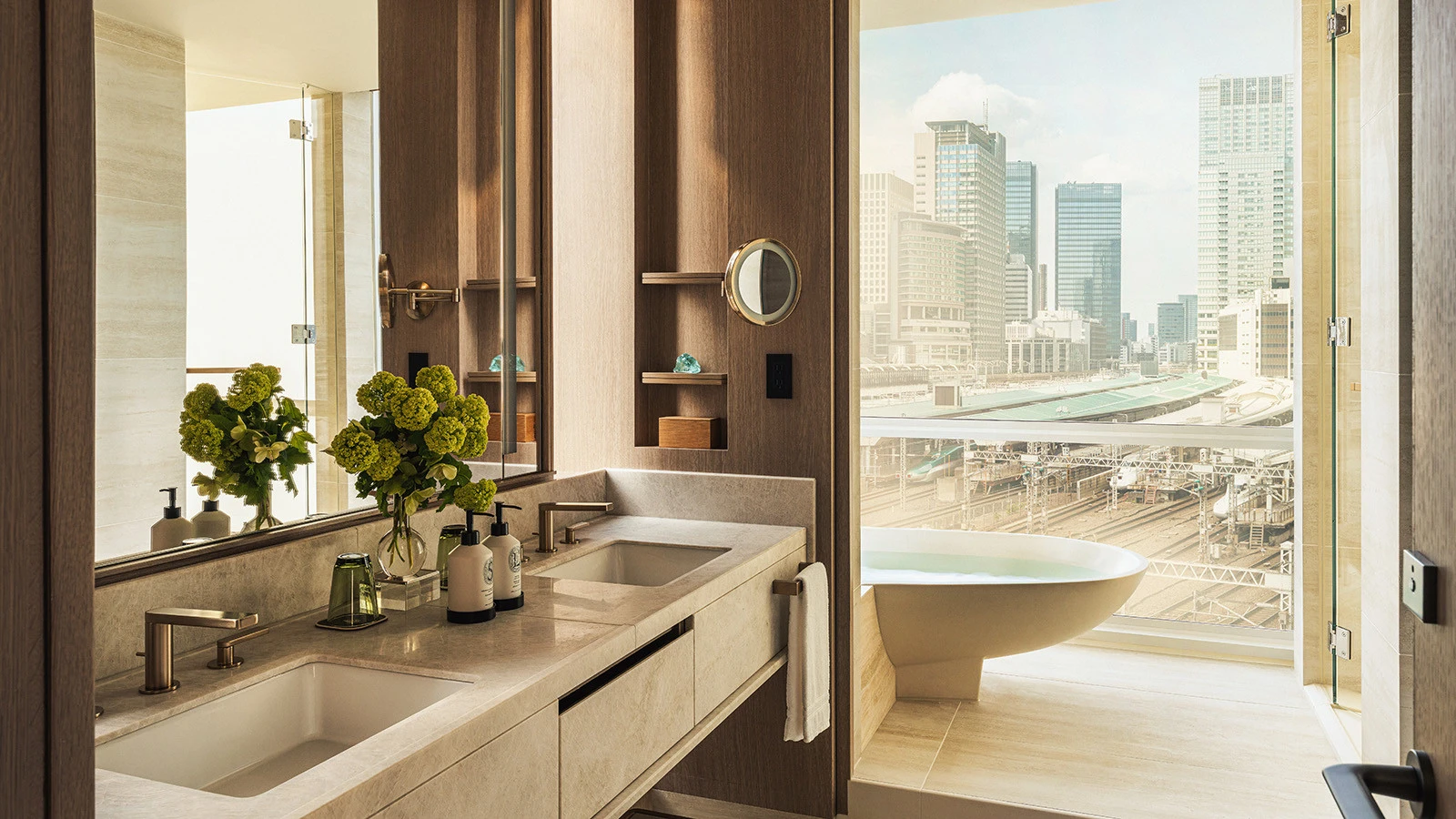 Отель Four Seasons Tokyo at Marunouchi вновь открывается с обновлённой концепцией персонализированного бутик-гостеприимства