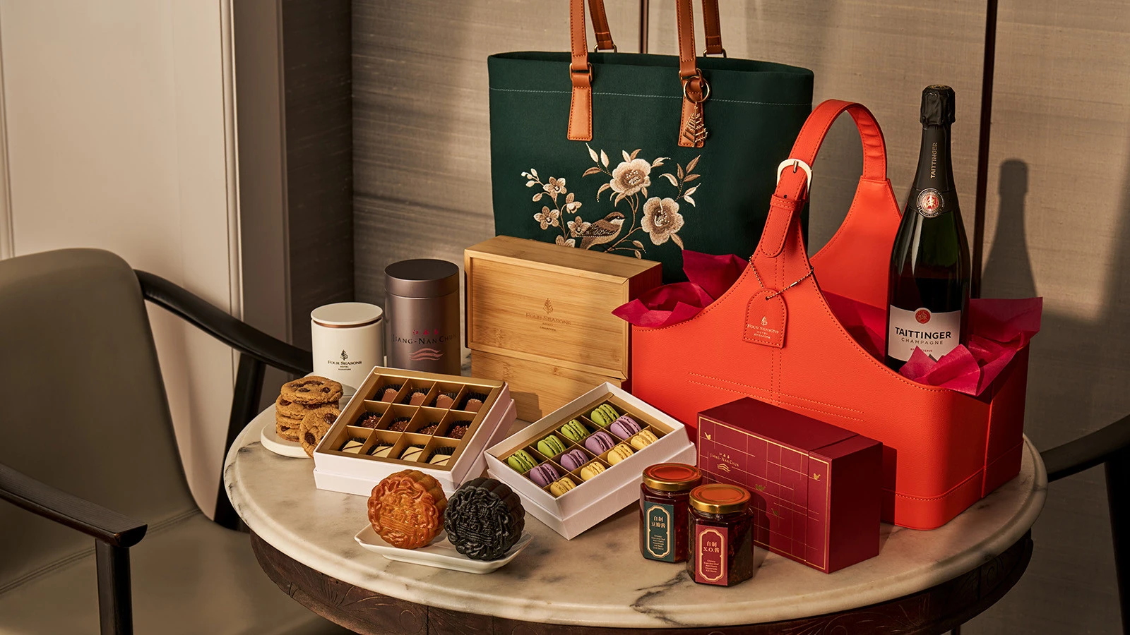 Коллекция к Празднику середины осени 2026 в Four Seasons Hotel Singapore: новые изысканные вкусы и усовершенствованная фирменная сумка