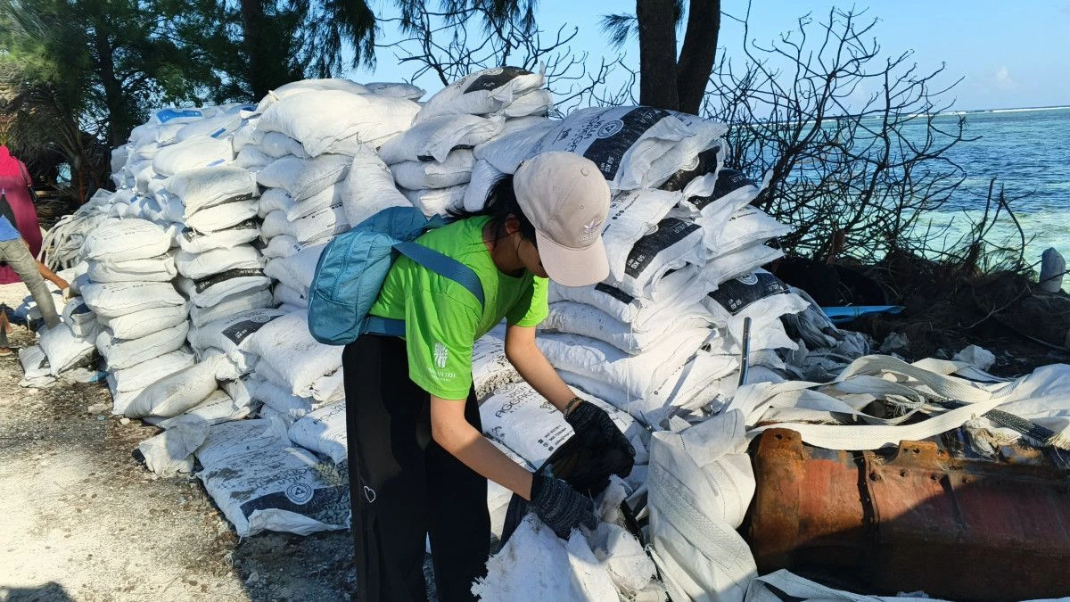 Banyan Tree Vabbinfaru и Dhawa Ihuru объединились с местным сообществом в рамках акции ко Дню окружающей среды по уборке и посадке деревьев