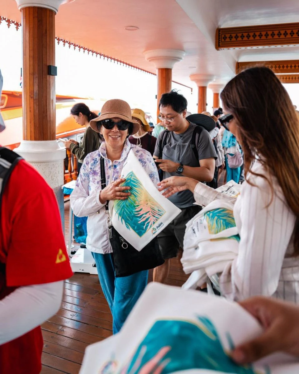 Visit Maldives и MAYA встретили китайский круизный лайнер «Viking Yidun» во время его первого захода на Мальдивы