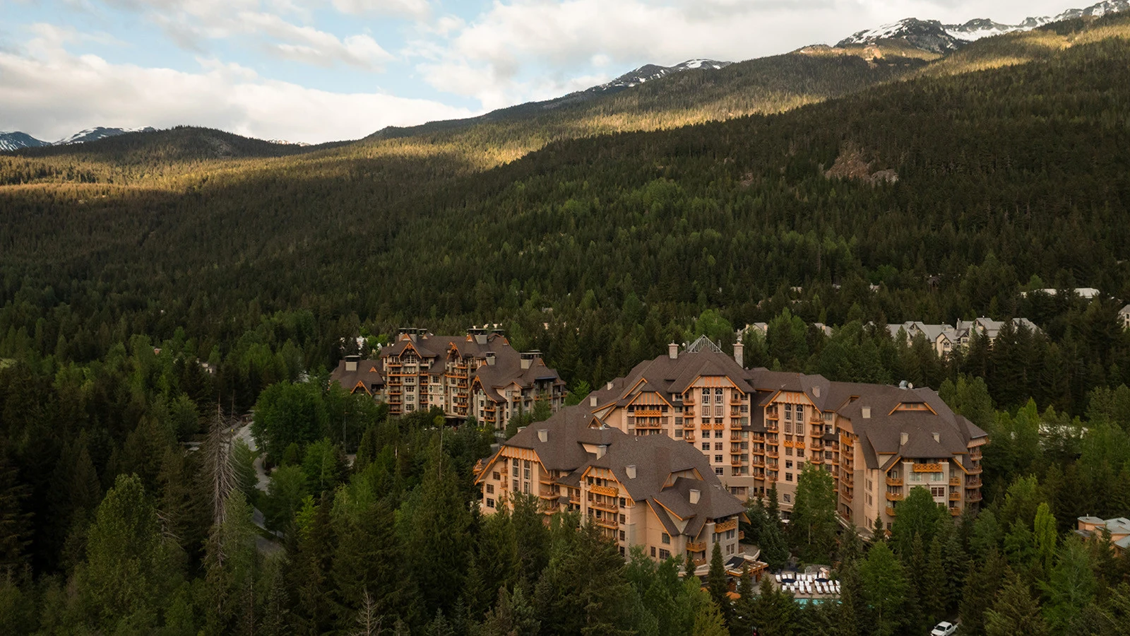 Four Seasons Resort and Residences Whistler представляет сезон оздоровления в горах летом 2026 года