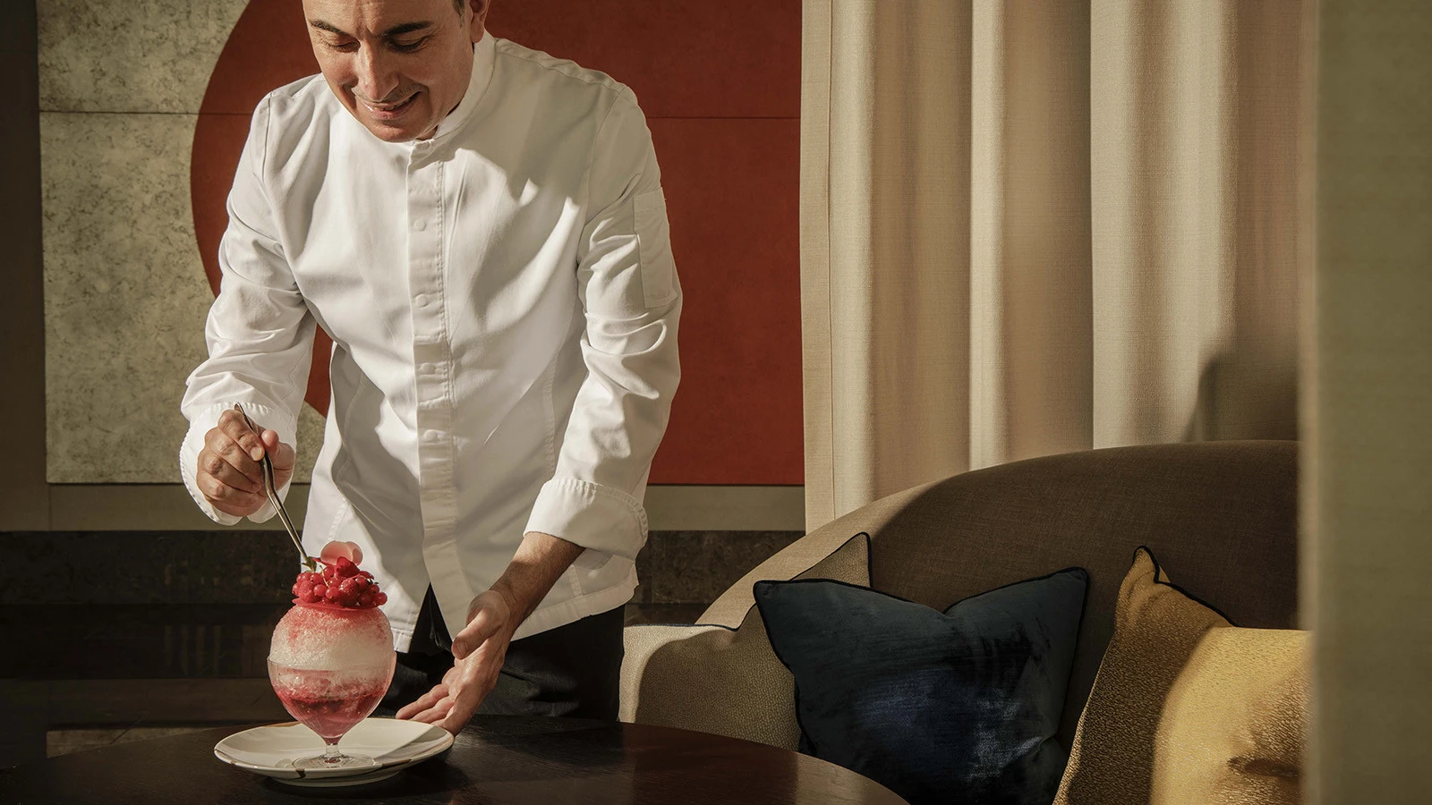 Four Seasons Hotel Tokyo at Otemachi: 101 день солнечного лета в небе над Токио