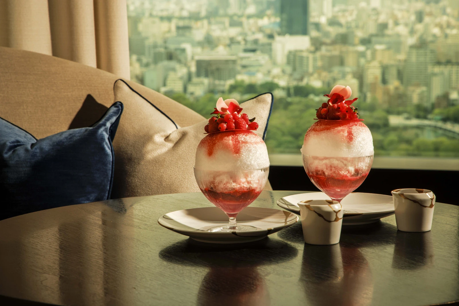 Four Seasons Hotel Tokyo at Otemachi: 101 день солнечного лета в небе над Токио