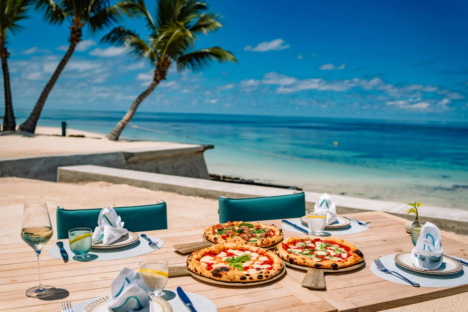La Riva: вкусы Итальянской Ривьеры с утра до вечера в Four Seasons Resort Seychelles at Desroches Island