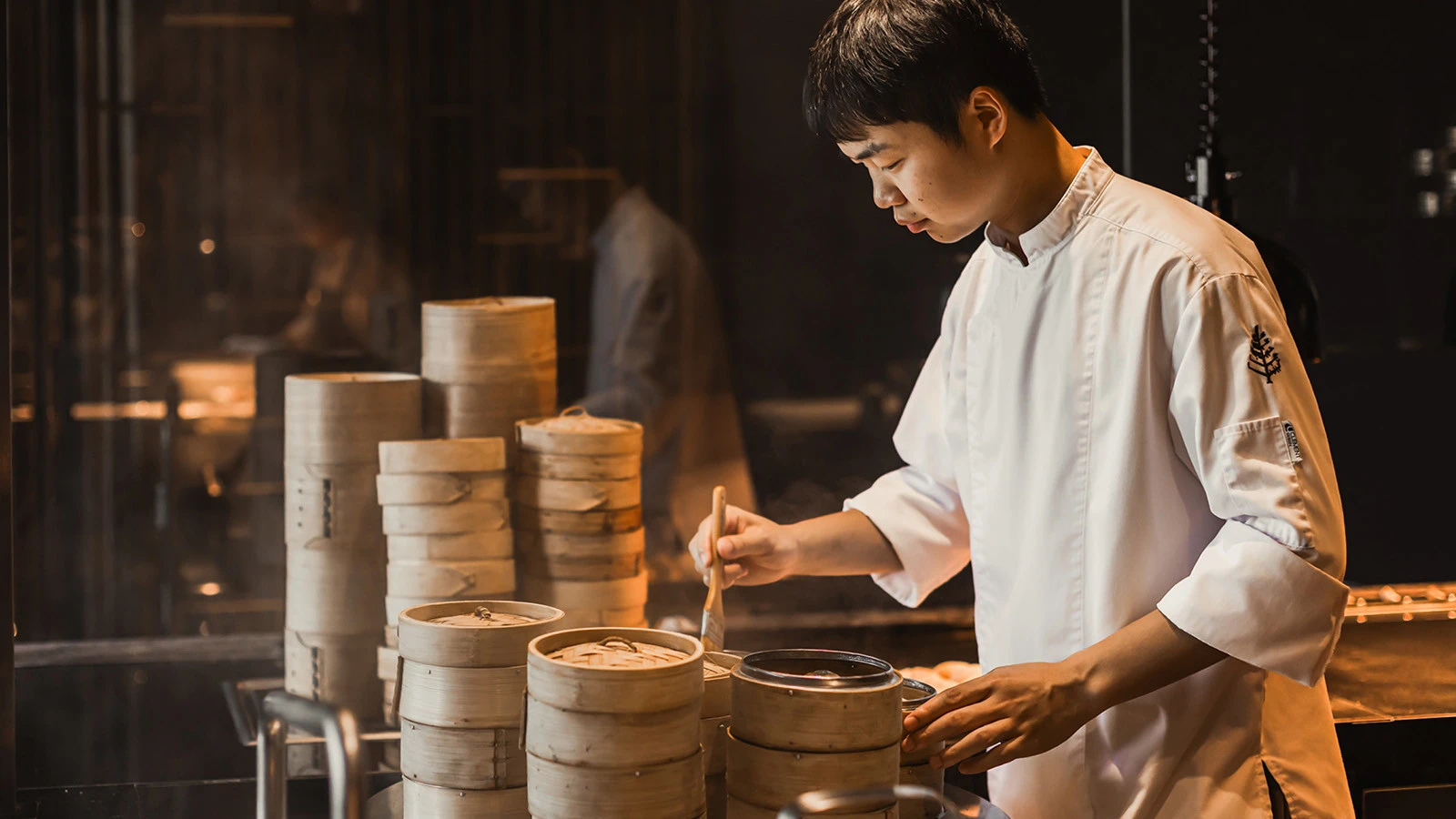 Yu Ting Yuan в Four Seasons Bangkok открывает новую главу кантонского димсама с шеф-поваром Чжао Янем