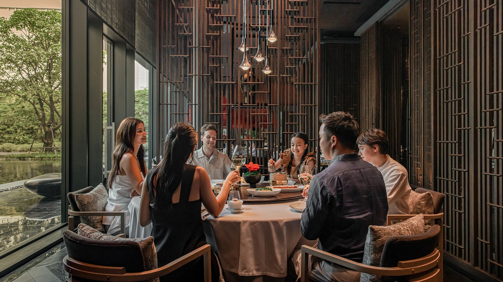 Yu Ting Yuan в Four Seasons Bangkok открывает новую главу кантонского димсама с шеф-поваром Чжао Янем