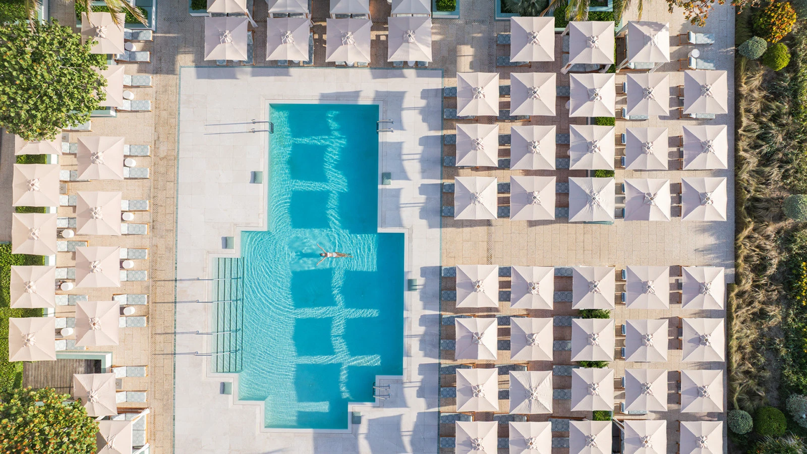 Four Seasons Resort Palm Beach признан лучшим курортом Флориды и №4 в США по версии World's Best Awards 2026 журнала Travel + Leisure