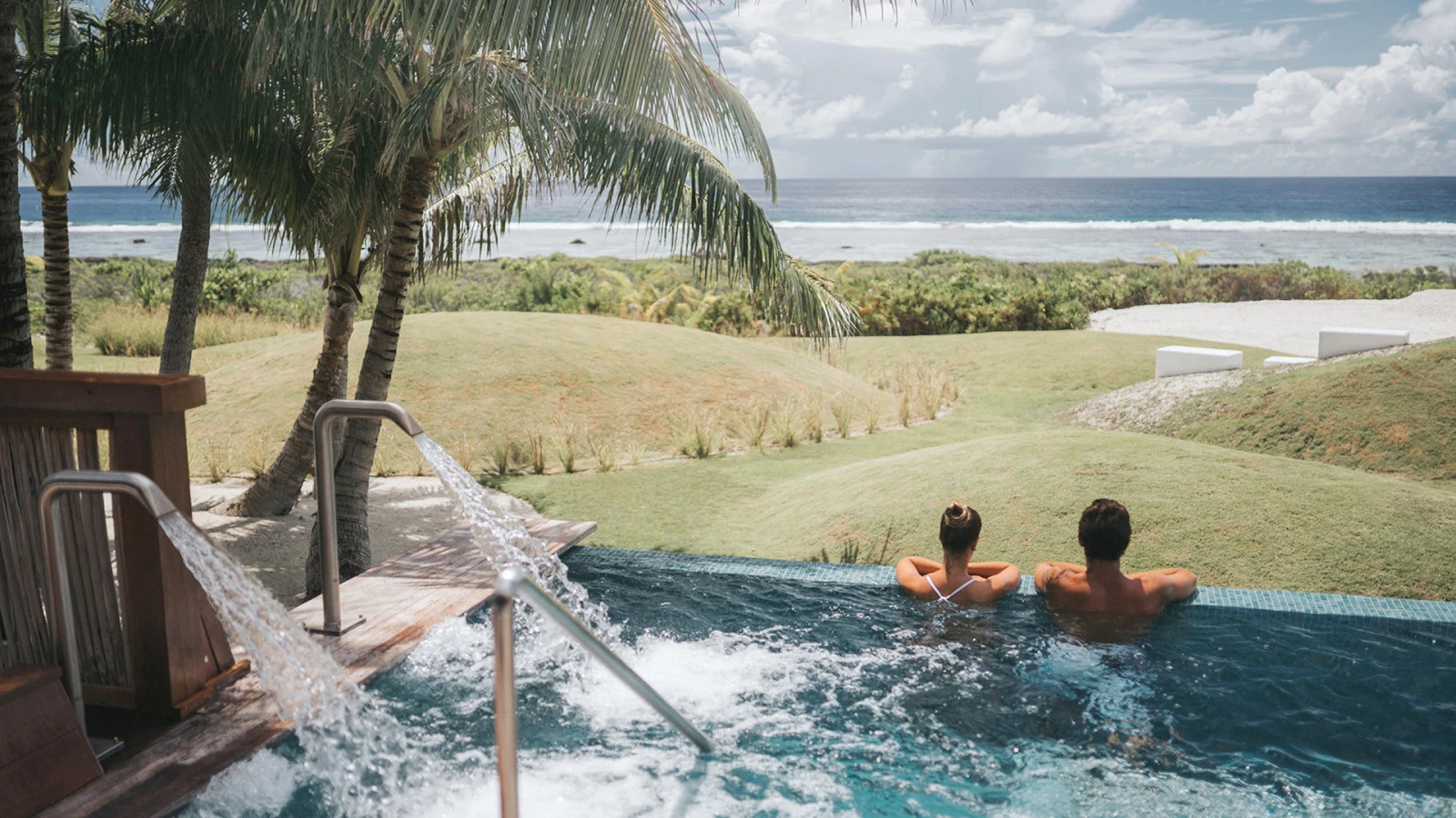 Four Seasons Resort Bora Bora расширяет спа-предложения, внедряя миобластинговые процедуры для лица myBlend