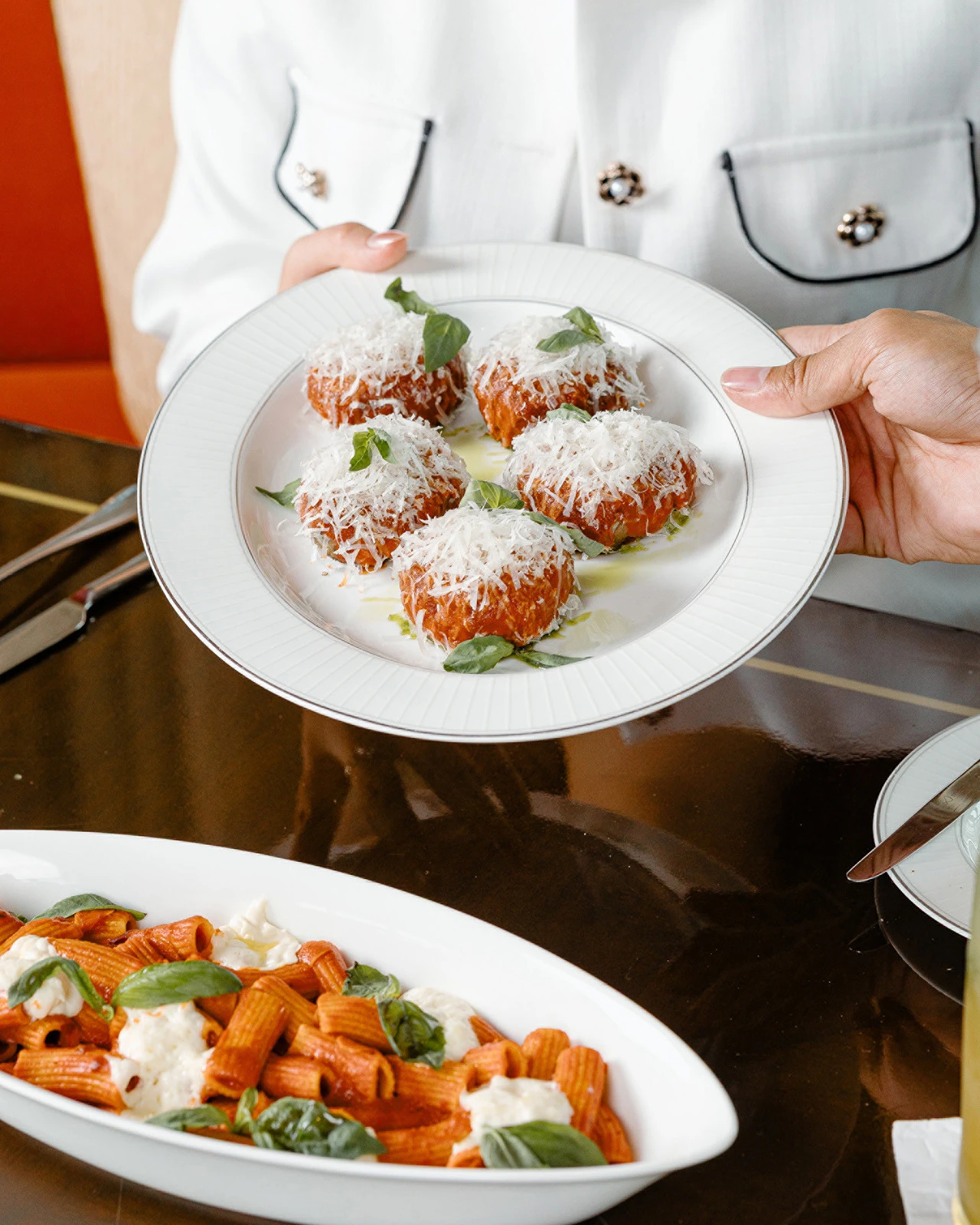 Ресторан Alto в Four Seasons Hotel Jakarta запускает Famiglia Lunch Club – новый итальянский формат субботних обедов для всей семьи