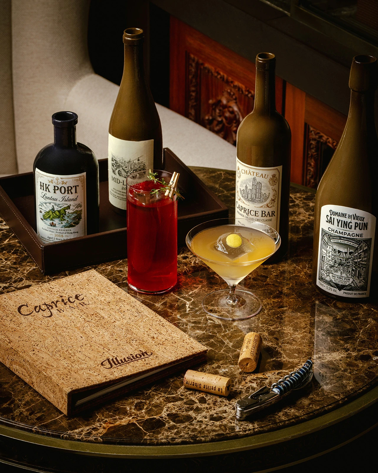 Выбери бутылку, найди истину: Caprice Bar в Four Seasons Hotel Hong Kong запускает новое коктейльное меню «Illusion»